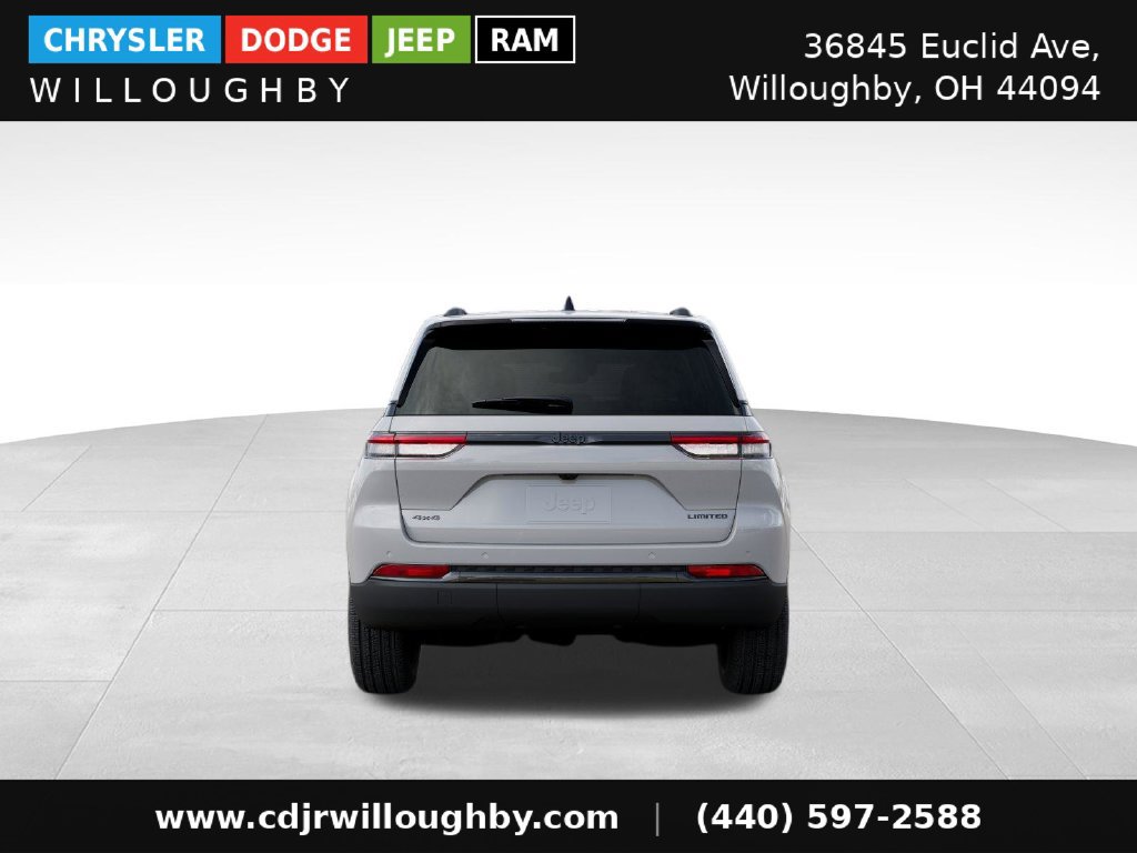 New 2025 Jeep Grand Cherokee Limited w/ Black Appearance Package AWD/4WD image 8