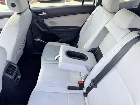 Used 2020 Volkswagen Tiguan SE w/ Panoramic Sunroof Package FWD image 32