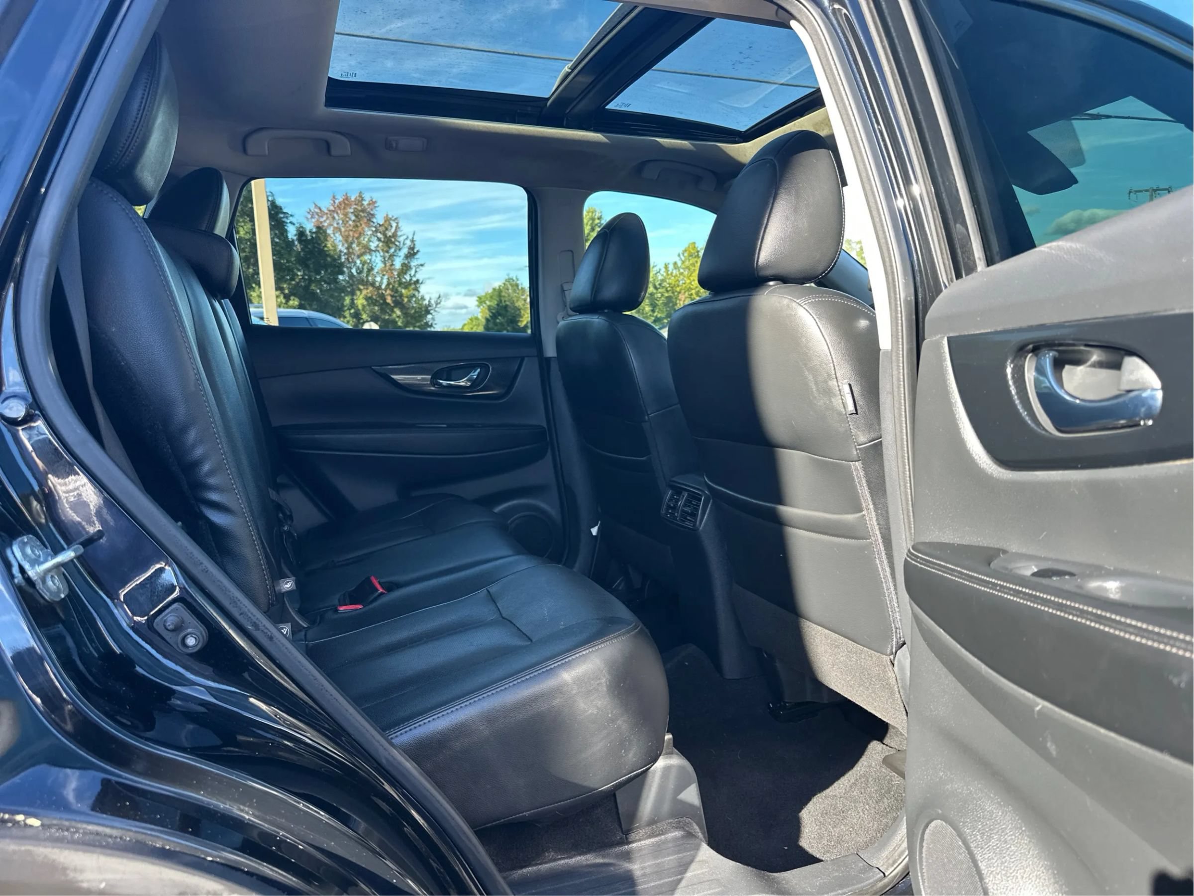 Used 2020 Nissan Rogue SL w/ Premium Package FWD image 14