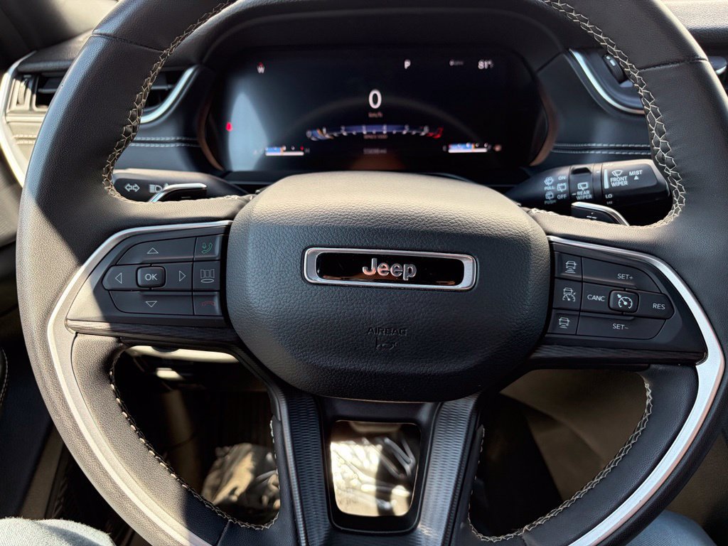 Used 2024 Jeep Grand Cherokee Altitude AWD/4WD image 36