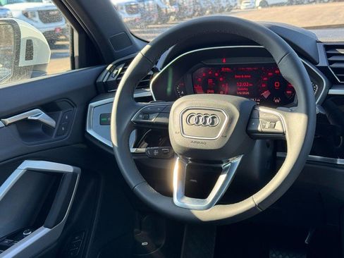 New 2025 Audi Q3 2.0T Premium image 9