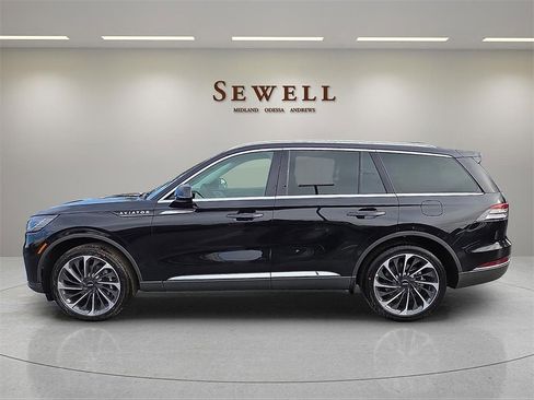New 2026 Lincoln Aviator Reserve image 2
