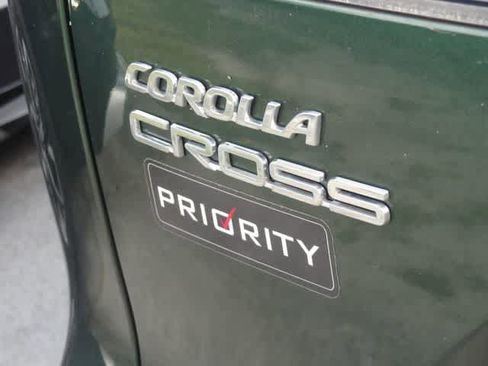 Used 2023 Toyota Corolla Cross XLE w/ Convenience Package image 14