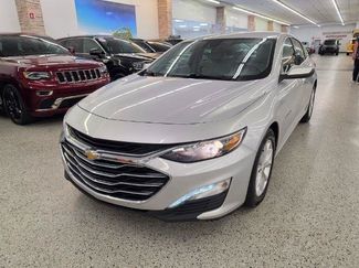 Used 2021 Chevrolet Malibu LT FWD video 1