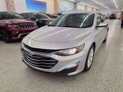 Used 2021 Chevrolet Malibu LT FWD image 1
