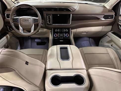Used 2023 GMC Yukon Denali w/ Denali Reserve Package image 20