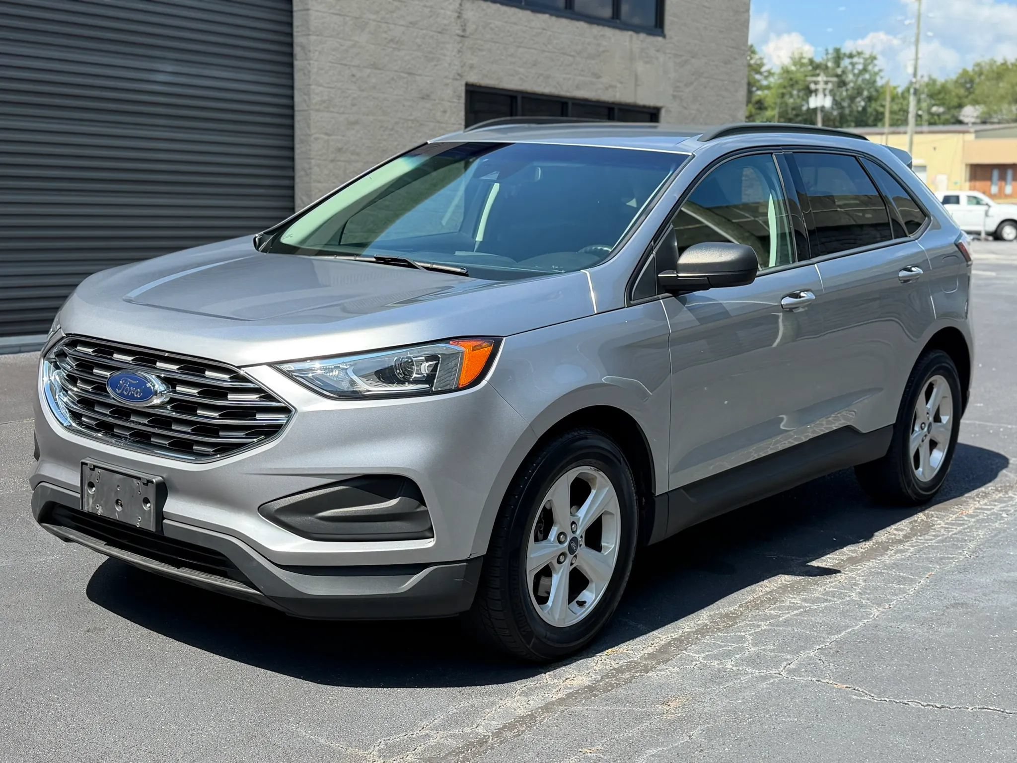 Used 2020 Ford Edge SE AWD/4WD image 2