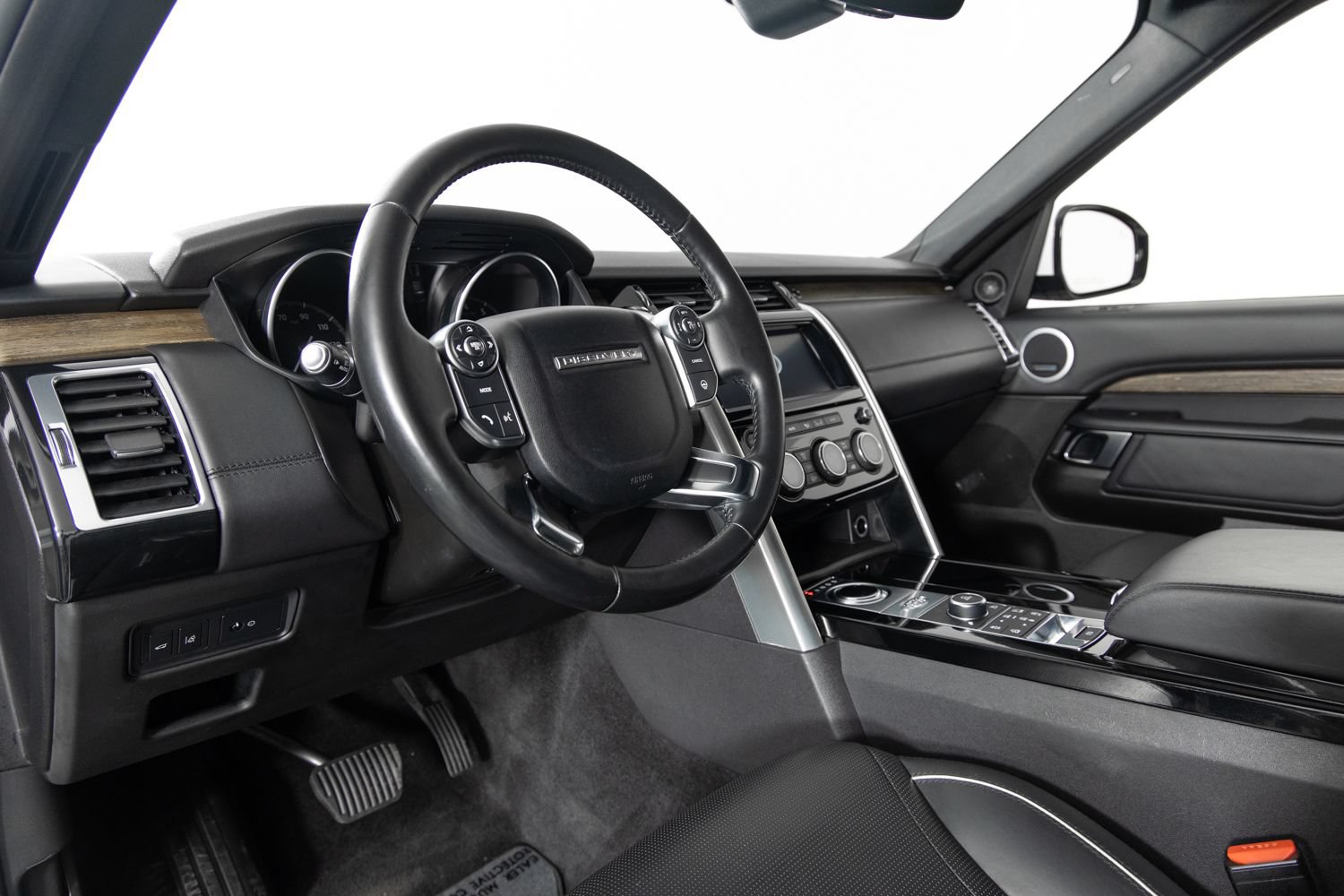 Used 2017 Land Rover Discovery HSE Luxury AWD/4WD image 14