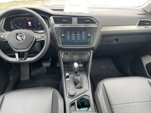 Used 2021 Volkswagen Tiguan SEL image 3