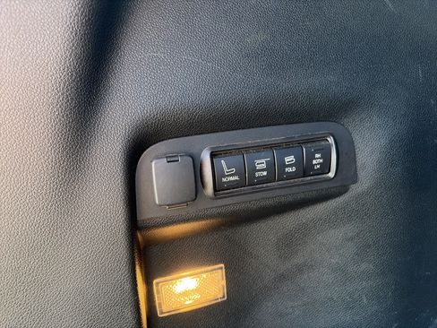 Used 2018 Ford Explorer Sport w/ Equipment Group 401A AWD/4WD image 27