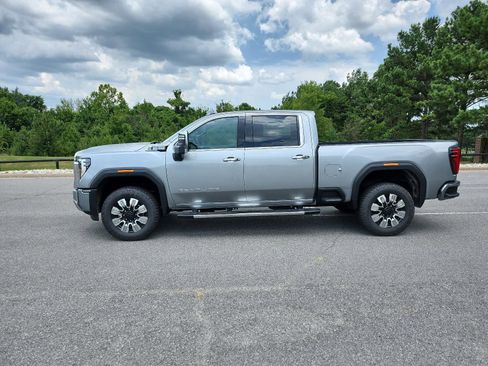 New 2025 GMC Sierra 2500 Denali w/ Denali Reserve Package image 2