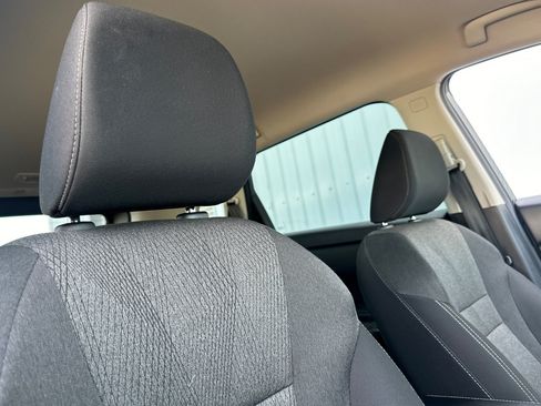 Used 2025 Nissan Rogue SV AWD/4WD image 18