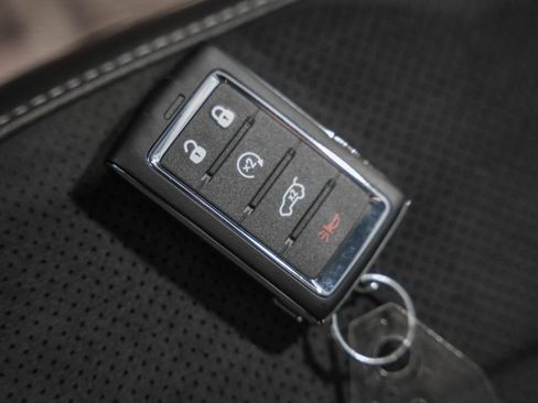 New 2025 Jeep Grand Cherokee Altitude image 41