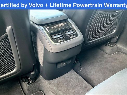 Certified 2025 Volvo XC90 B6 Plus image 30
