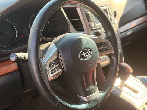 Used 2014 Subaru Outback 2.5i Limited w/ Moonroof Package AWD/4WD image 8