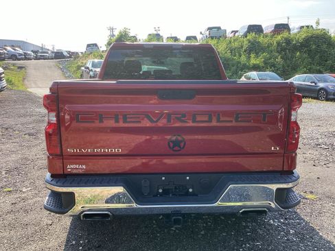 Used 2021 Chevrolet Silverado 1500 LT w/ Z71 Off-Road Package AWD/4WD image 3