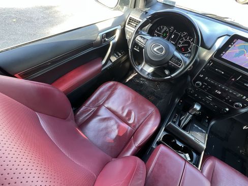 Used 2022 Lexus GX 460 Luxury w/ Sport Design Package AWD/4WD image 16