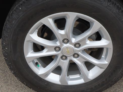 Used 2019 Chevrolet Equinox LT AWD/4WD image 17