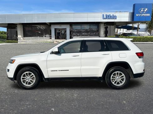 Used 2020 Jeep Grand Cherokee Laredo image 6