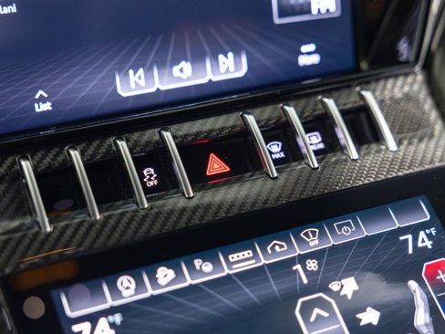 Used 2024 Lamborghini Urus Performante image 42