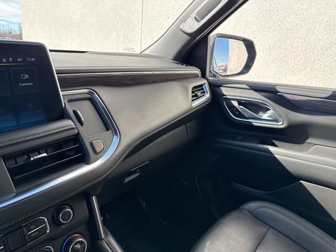 Used 2023 Chevrolet Suburban LT image 25