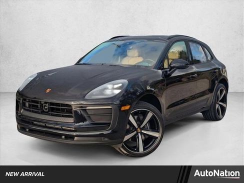 Used 2025 Porsche Macan image 1