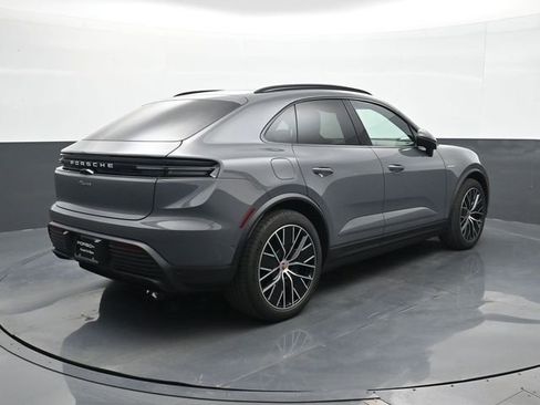 Used 2025 Porsche Macan Electric RWD image 23