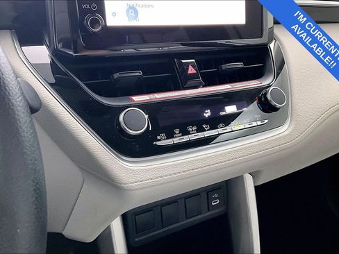 Used 2025 Toyota Corolla Cross L image 8