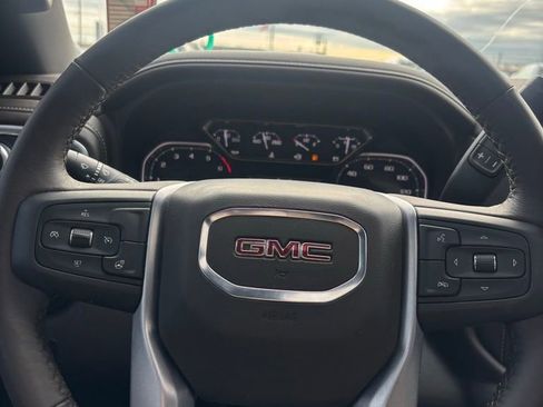 Used 2022 GMC Sierra 1500 SLT image 5