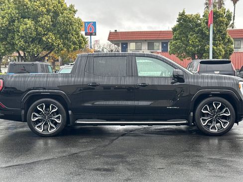 New 2025 GMC Sierra EV Denali image 3