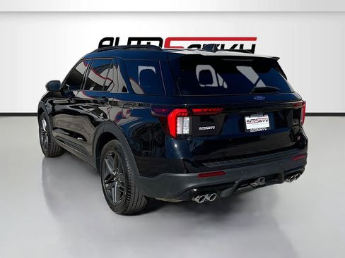 Used 2025 Ford Explorer ST image 5