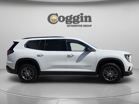 Used 2025 GMC Acadia Elevation FWD image 6