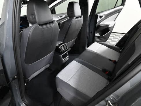 New 2026 Volkswagen ID.4 Pro image 16