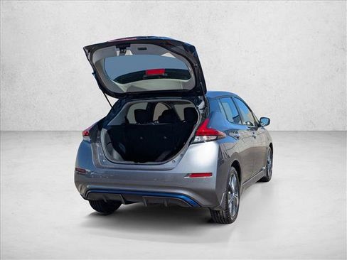 Used 2022 Nissan Leaf SV image 5