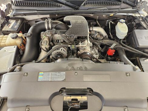 Used 2006 Chevrolet Silverado 3500 LT w/ Heavy-Duty Power Package AWD/4WD image 32