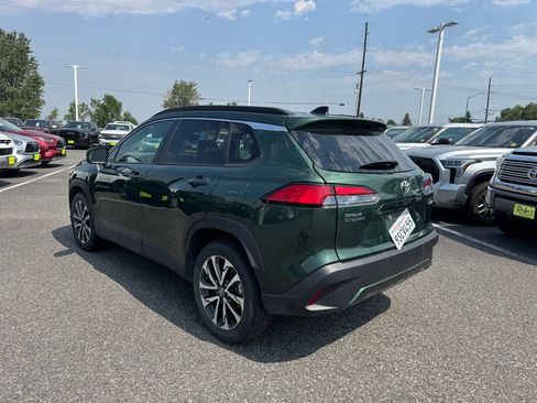 Used 2025 Toyota Corolla Cross XLE FWD image 3