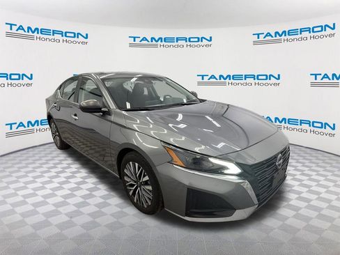 Used 2024 Nissan Altima 2.5 SV FWD image 7