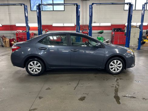 Used 2015 Toyota Corolla LE image 6