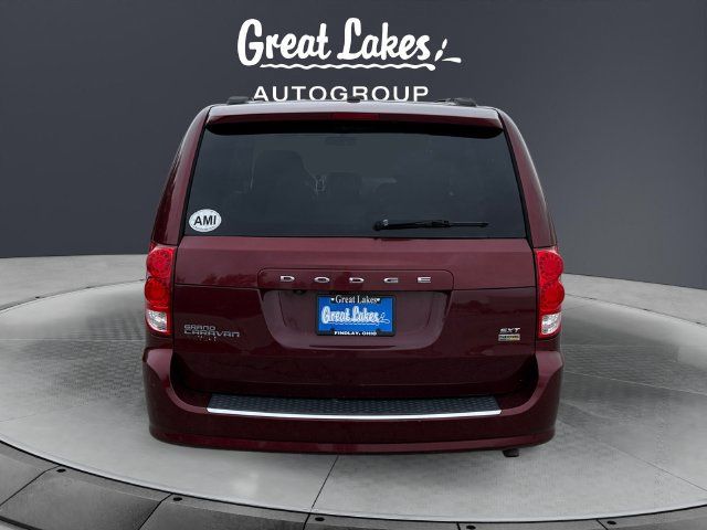 Used 2017 Dodge Grand Caravan SXT FWD image 4