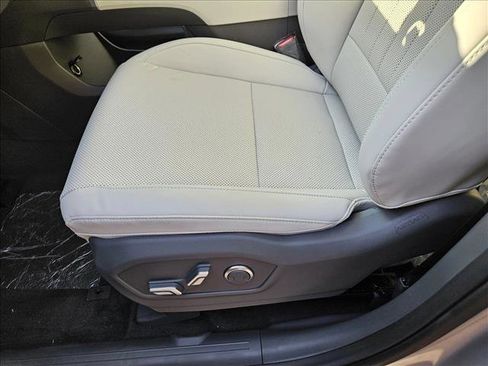 Used 2025 Hyundai Santa Fe SEL image 4