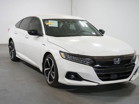 Used 2022 Honda Accord Sport image 3