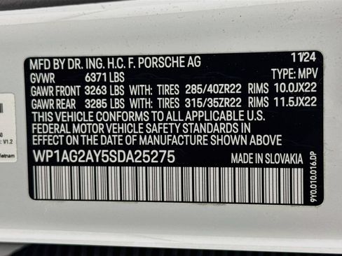 Certified 2025 Porsche Cayenne GTS w/ Premium Package Plus AWD/4WD image 34