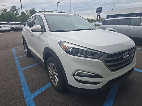 Used 2016 Hyundai Tucson SE w/ Option Group 02 AWD/4WD image 2