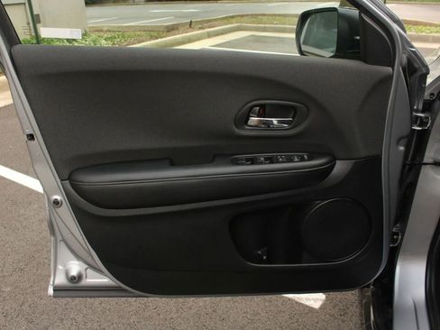 Used 2019 Honda HR-V Sport image 14