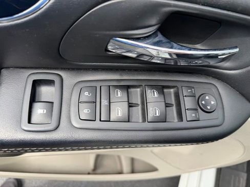 Used 2020 Dodge Grand Caravan SXT FWD image 21