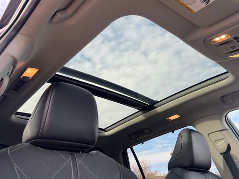 Used 2022 Toyota Highlander Platinum image 18