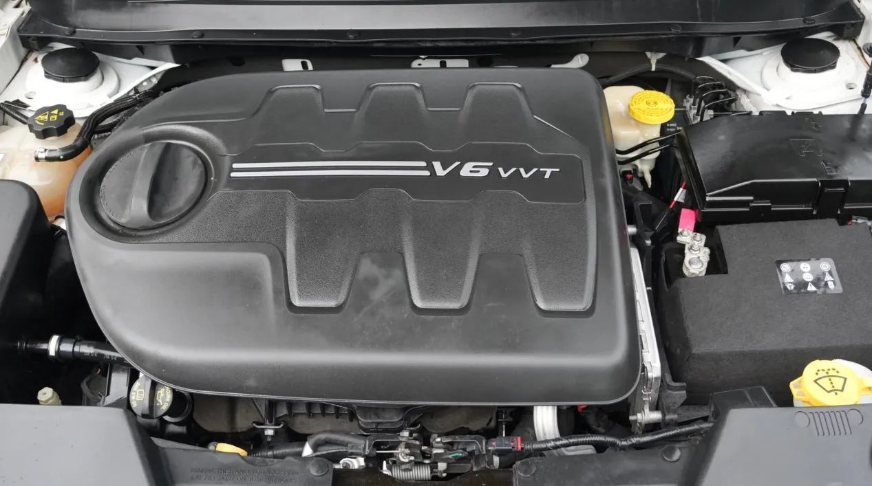 Used 2017 Jeep Cherokee Sport AWD/4WD image 16