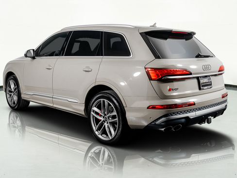 Used 2025 Audi SQ7 Premium Plus image 14