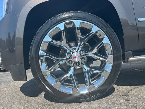 Used 2019 GMC Yukon XL SLT w/ Premium Edition RWD image 12