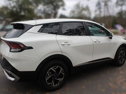 Certified 2024 Kia Sportage LX image 10